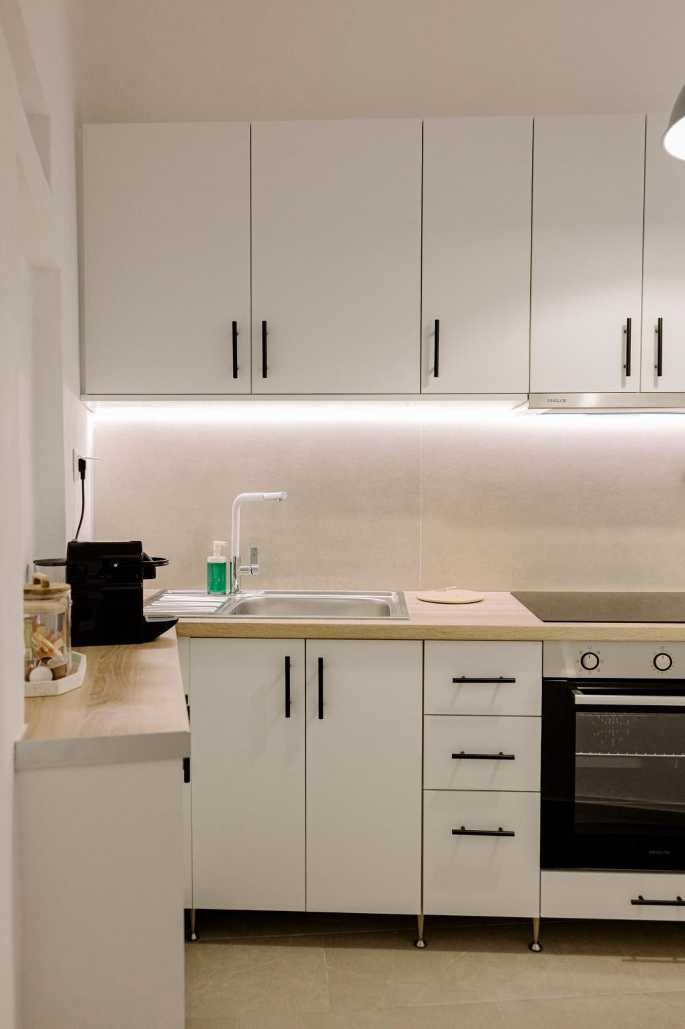 Rikas City Apartment Iraklion Buitenkant foto